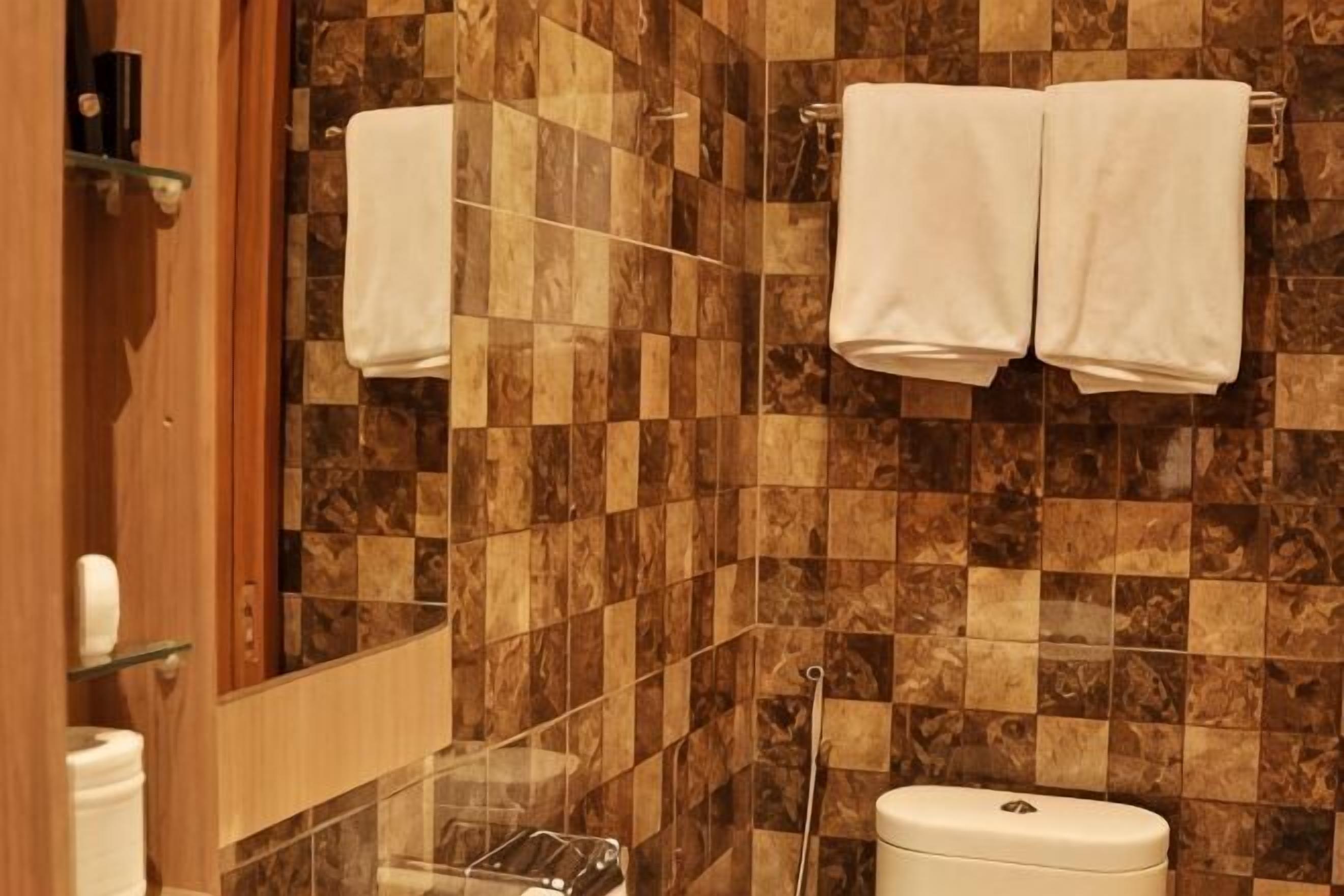 Free toiletries, bidet