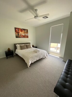 1 Schlafzimmer, Schreibtisch, Bügeleisen/Bügelbrett, kostenloses WLAN