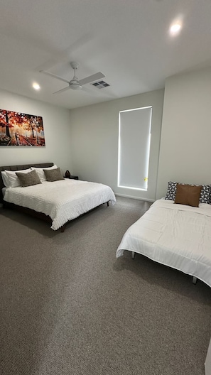 1 غرفة نوم ومكتب ومكواة/لوح كي وواي فاي مجانًا