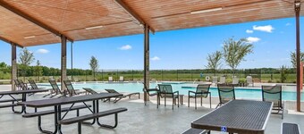 Spacious 3-bedroom house with office in fantastic Aubrey, Tx