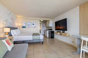 1 bedroom, desk, iron/ironing board, WiFi