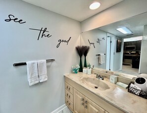 Shower, hair dryer, towels - OV 1126 Golf Course View Condo-Welcome to Paradise (Fort Pierce)