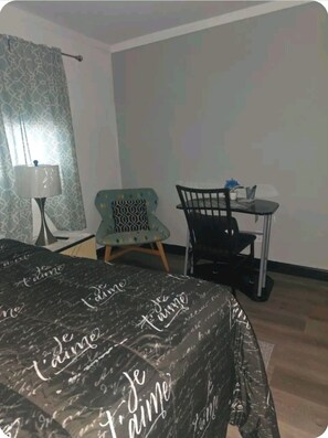 1 Schlafzimmer, Schreibtisch, Bügeleisen/Bügelbrett, WLAN