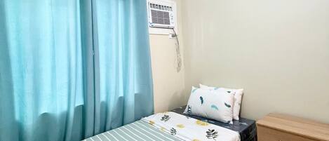 2 bedrooms, bed sheets