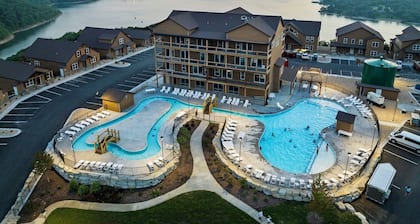 Extravagant 8 BDRM Lake View Home, Free Group Tickets, Golf Deals, Swim Spa, Games!