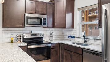 Fridge, microwave, oven, stovetop