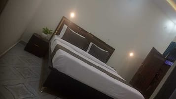 Luxury Double Room | Desk, laptop workspace, free WiFi