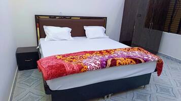 Luxury Double Room | Desk, laptop workspace, free WiFi