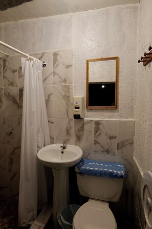 Double Room | Bathroom | Towels, soap, toilet paper