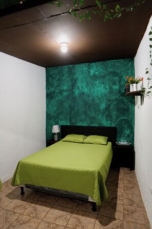 Kamar Double | Meja kerja, Wi-Fi gratis, dan seprai linen