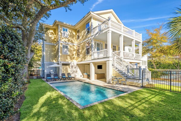 Pool - Experience luxury at 5 Periwinkle Lane, with private pool and a 5-minute walk to the beach! (Hilton Head Island)