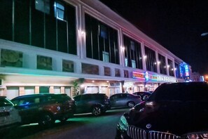 Ubetjent parkering (inkludert)