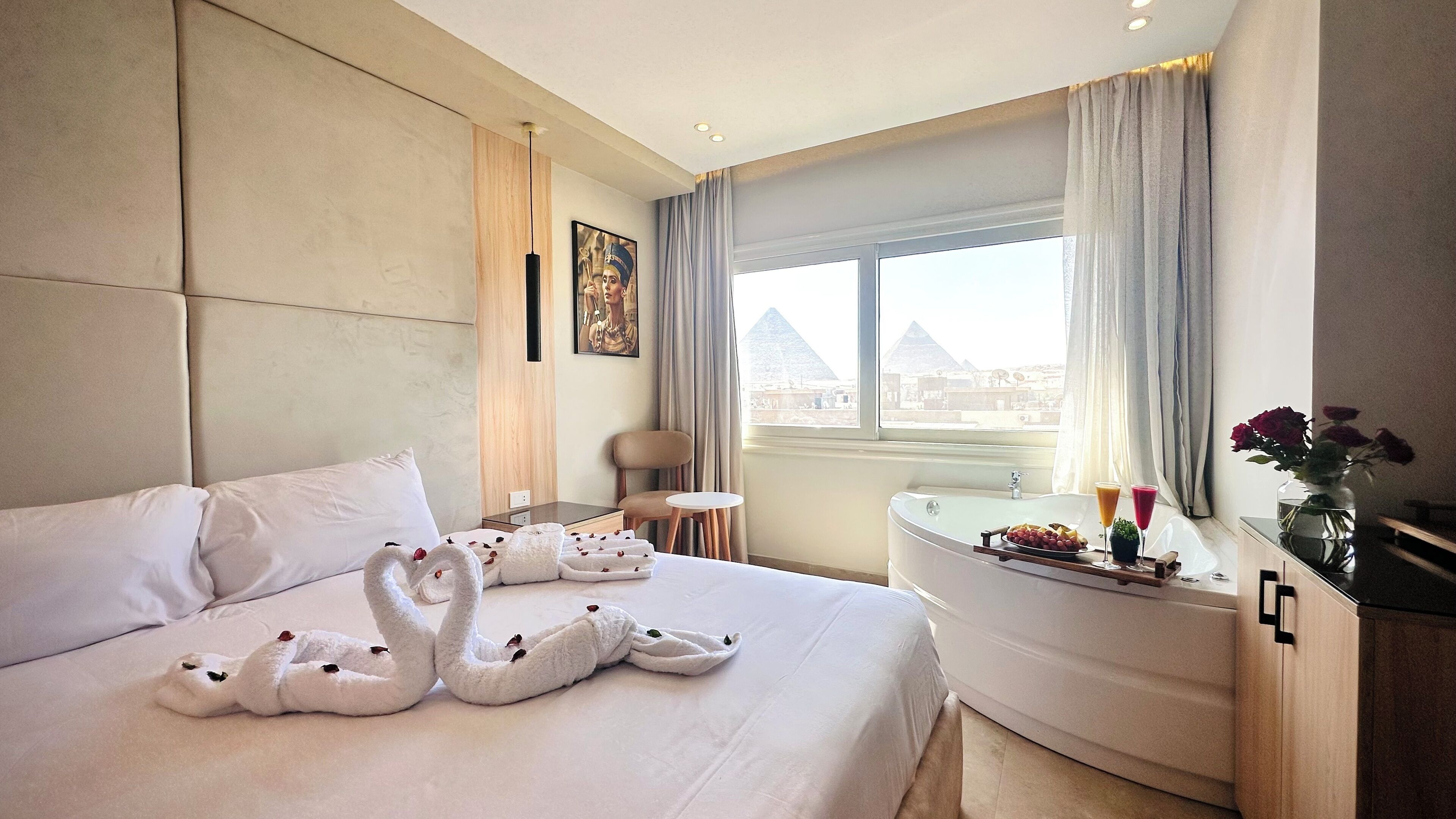 高级双人房, 按摩浴缸, 山景 | 客房内保险箱、隔音、熨斗/熨板、免费 WiFi