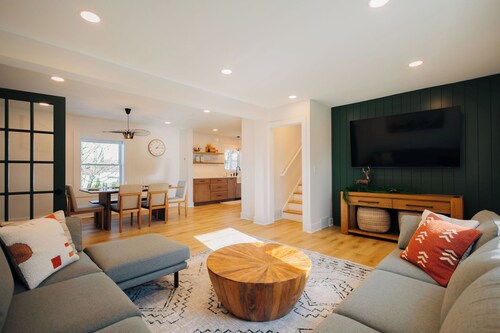 Comfort at the Commons in Amish Country | 5 Bedroom right by a Coffee Shop