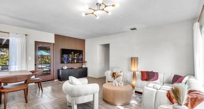 Riverside Oasis w/ Pool & Pickleball Court