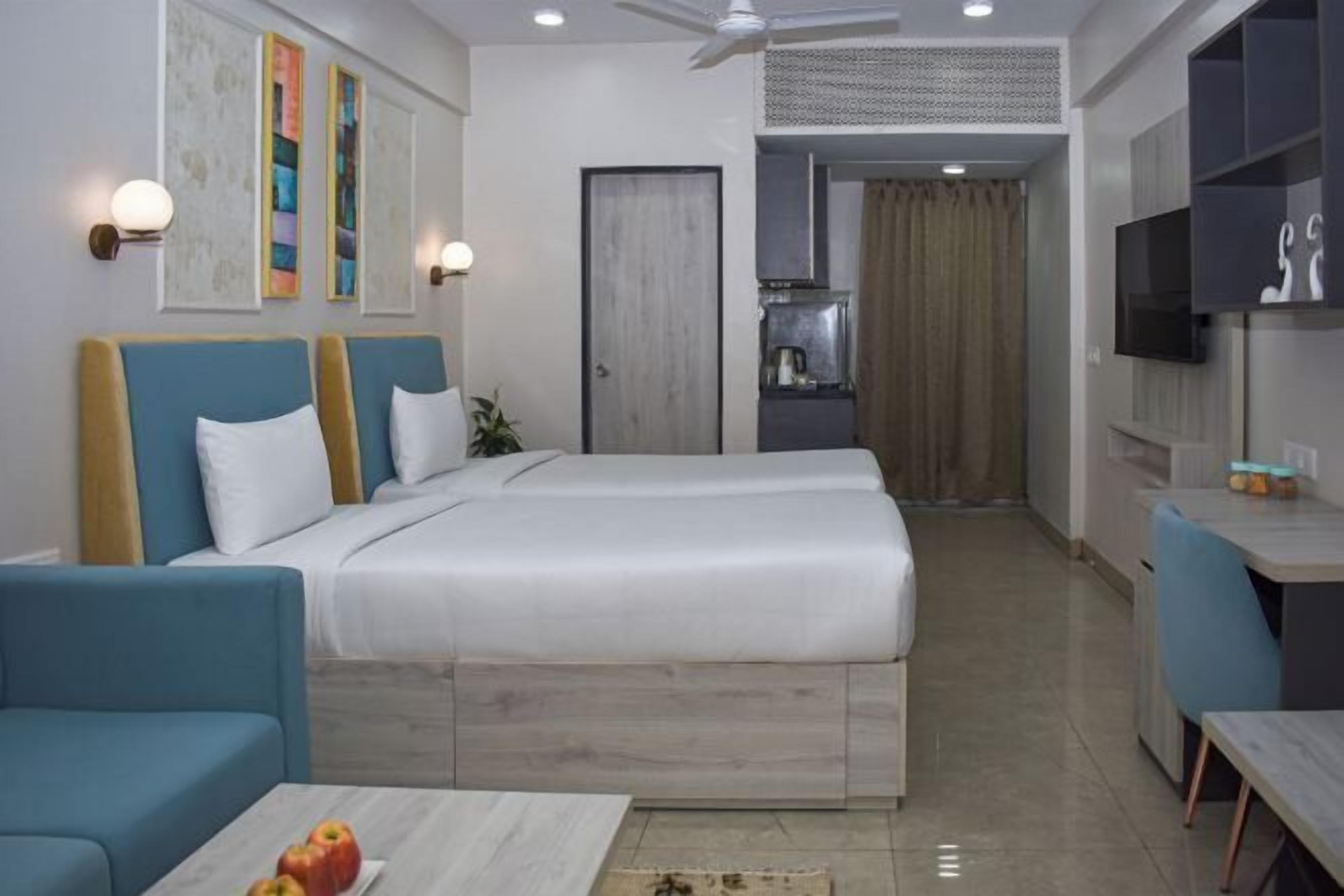 Desk, soundproofing, iron/ironing board, free WiFi