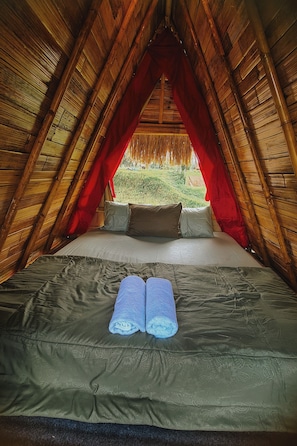 1 bedroom, desk, free WiFi, bed sheets