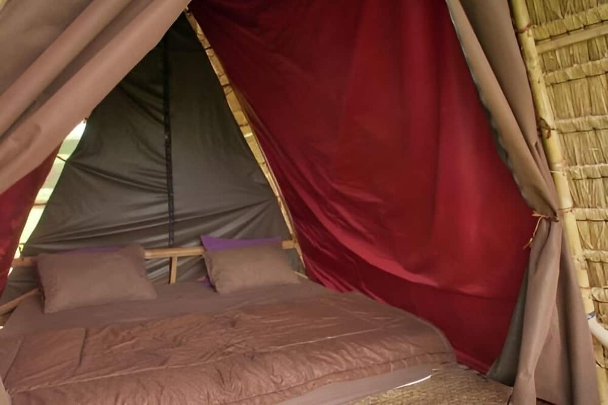 1 bedroom, desk, free WiFi, bed sheets