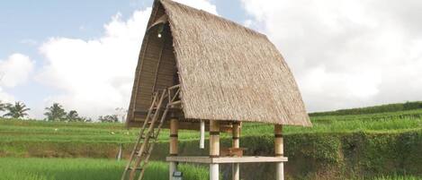 Daily local cuisine breakfast (IDR 90000 per person)