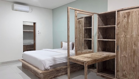 Standard Double Room | Iron/ironing board, free WiFi, bed sheets. Maisaba Living Sibang Gede