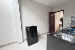 Skrivebord, lydisolert, wi-fi (inkludert) og sengetøy