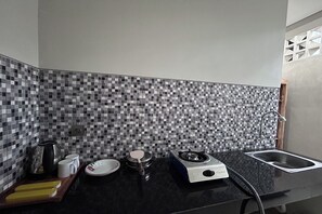 Skrivebord, lydisolert, wi-fi (inkludert) og sengetøy