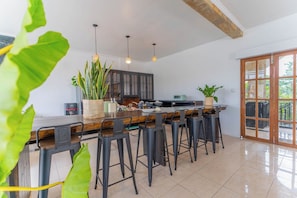 Suite | Bad | Dusj, toalettartikler (inkludert) og håndklær