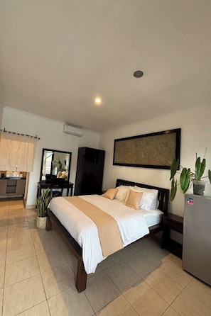 Superior-Zimmer, 1 Queen-Bett | Schreibtisch, kostenloses WLAN, Bettwäsche