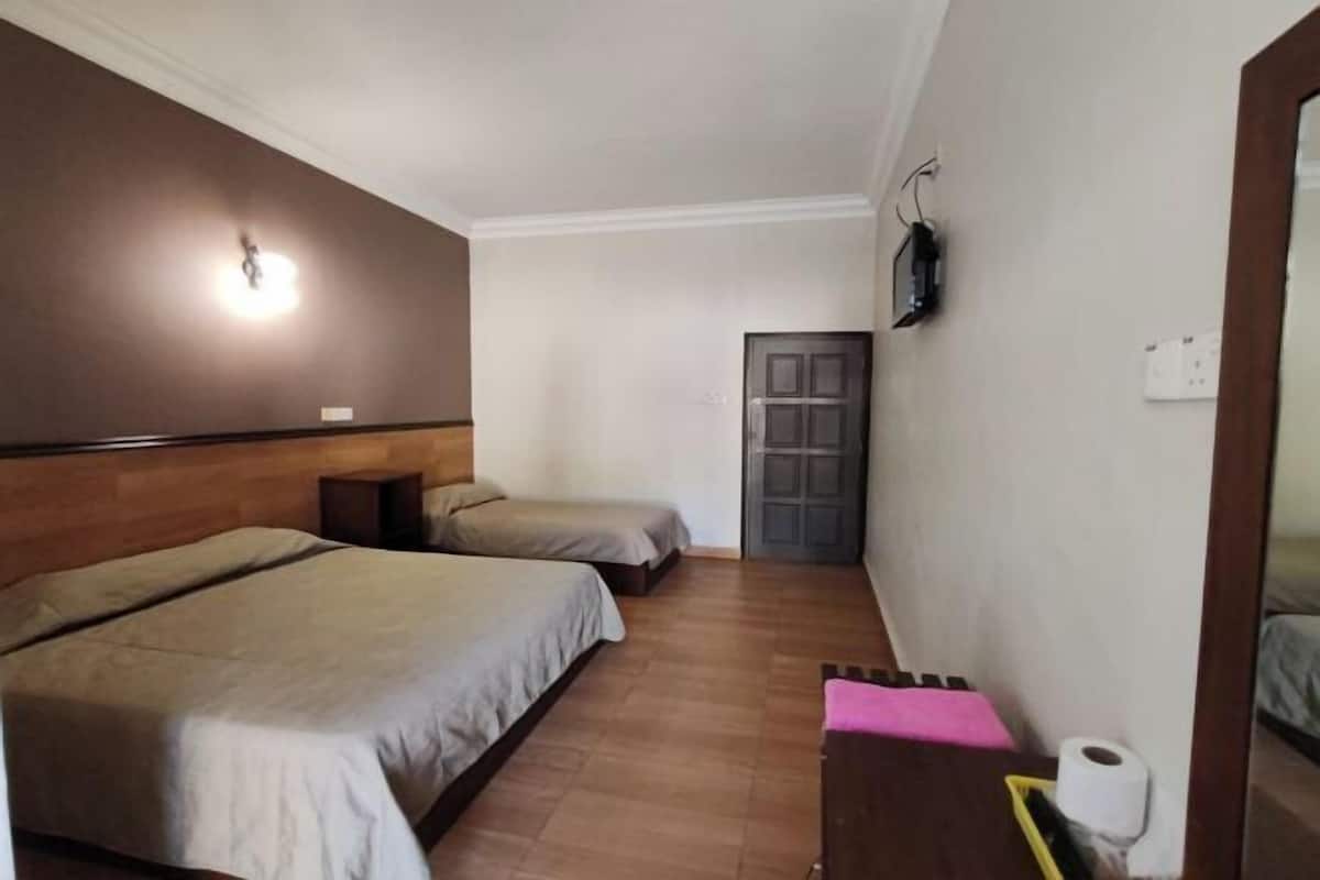 Free WiFi, bed sheets