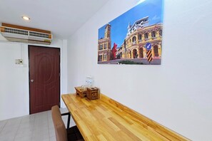 Triple Room | Free WiFi, bed sheets - MT Friend Home & Hostel (Phuket)