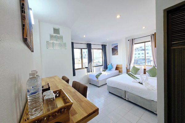 Quarto triplo | Wi-Fi de cortesia, roupa de cama