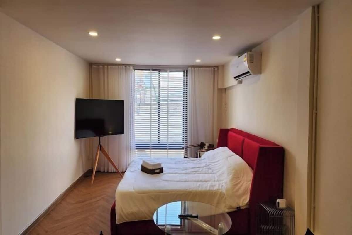 1 chambre, bureau, fer et planche à repasser, Wi-Fi gratuit