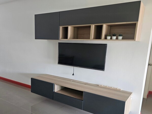 32-inch flat-screen TV with cable channels