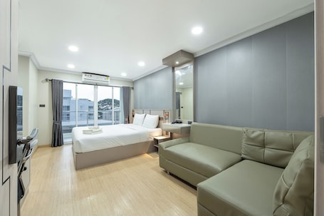 Deluxe Double Room | 1 bedroom, in-room safe, desk, free WiFi