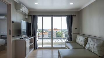 2 Bedrooms Family Room (C) | In-room safe, desk, free WiFi, bed sheets