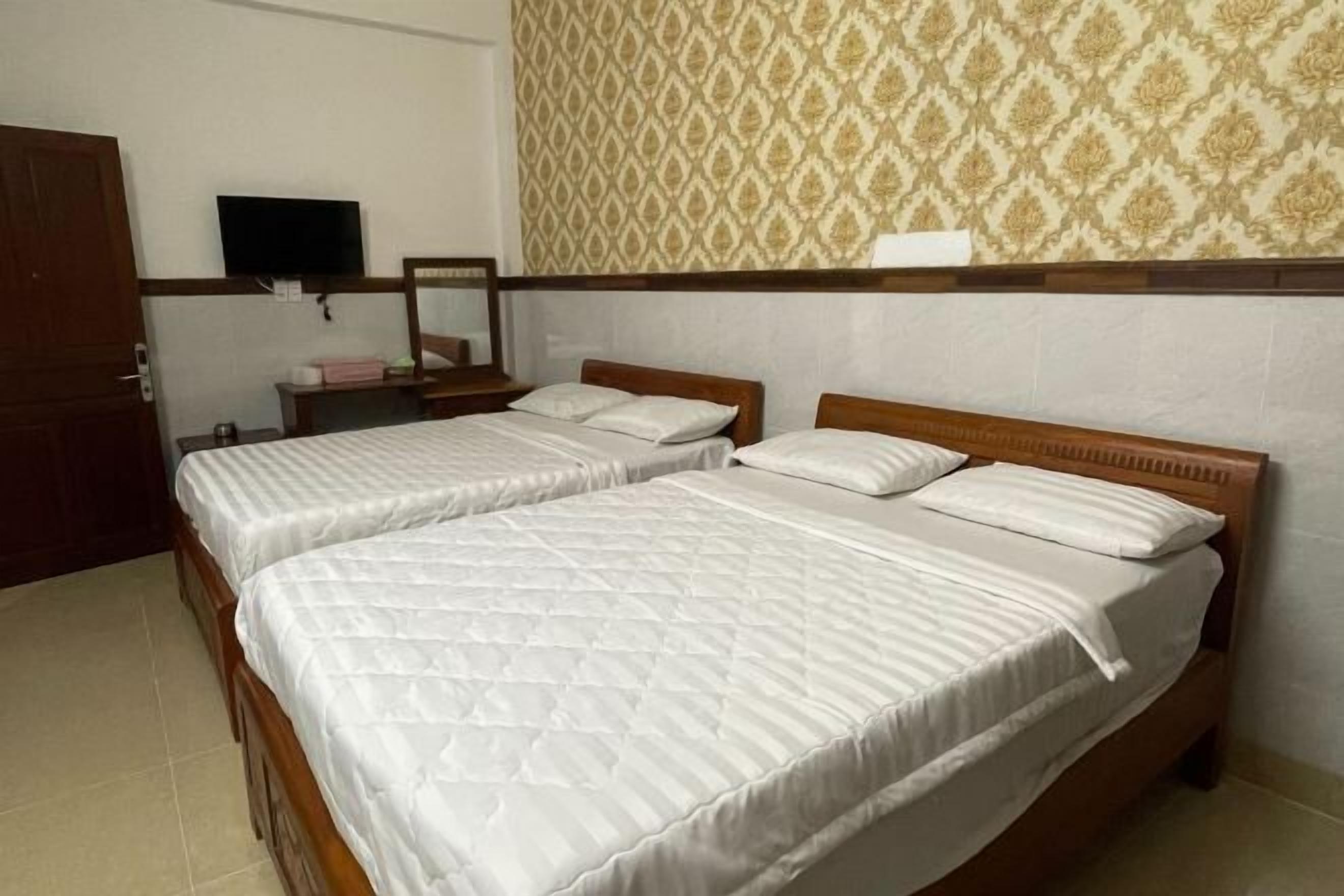 Bureau, rideaux occultants, chambres insonorisées