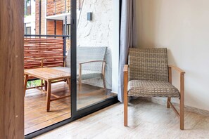 Deluxe Apartment, Resort View | Balcony - Pool & Rooftop in Tulum. 2 Bedrooms Flat (Tulum)