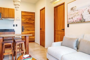 Deluxe Apartment, Resort View | Living area