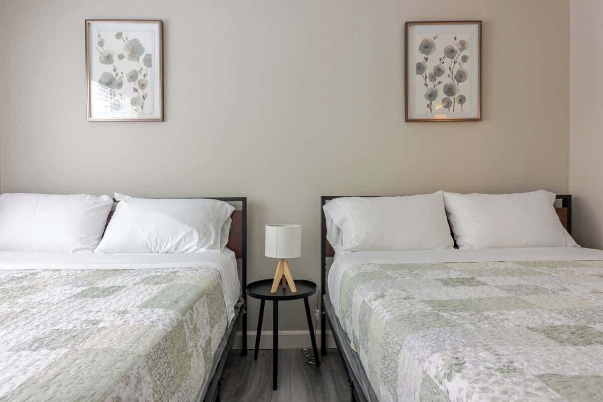 2 chambres, fer et planche à repasser, Wi-Fi gratuit, draps fournis