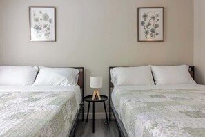 2 soverom, strykejern/-brett, wi-fi (inkludert) og sengetøy