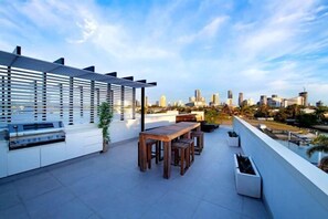 Room - Luxico Wanderlust (Heated Pool) (Broadbeach Waters)