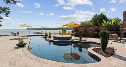 Waterfront Estate with Pool on Potomac River