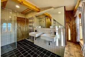 Villa | Badezimmer