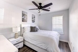 3 bedrooms, iron/ironing board, free WiFi