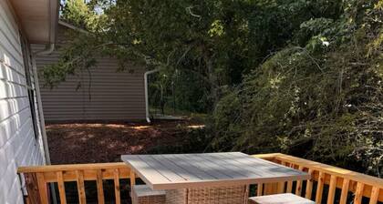 Spacious 3-bedroom with 3 free parking in Auburn