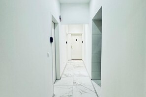 Interior - Convenient Stay Room for 2, 11 Min to Atzgersdorf (Vienna)