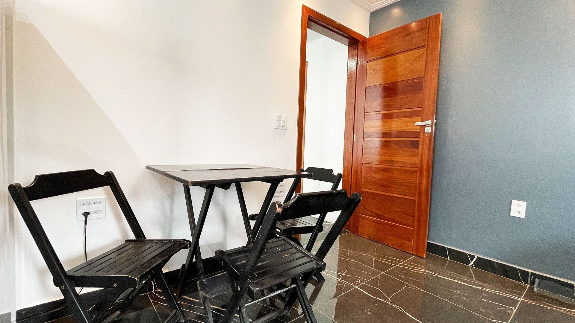 สตูดิโอ | ภายใน