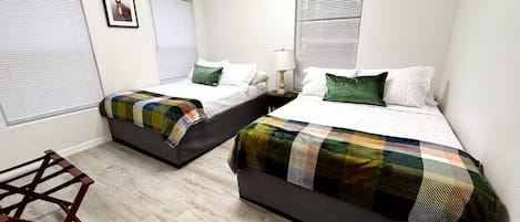 3 多间卧室、办公桌、熨斗/熨衣板、旅行婴儿床