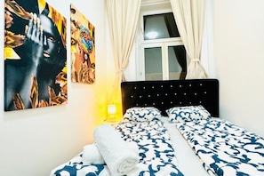 1 Schlafzimmer, Schreibtisch, WLAN, Bettwäsche