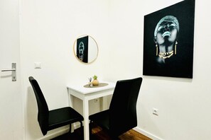 Interior - Beautiful Room Close to Atzgersdorf (Vienna)